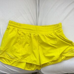Size 10 lululemon hotty hot shorts 2.5”
